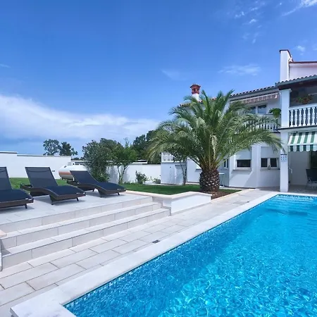 Villa Ajda *