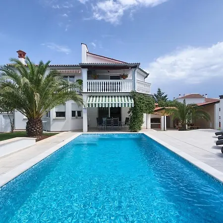 Villa Ajda *
