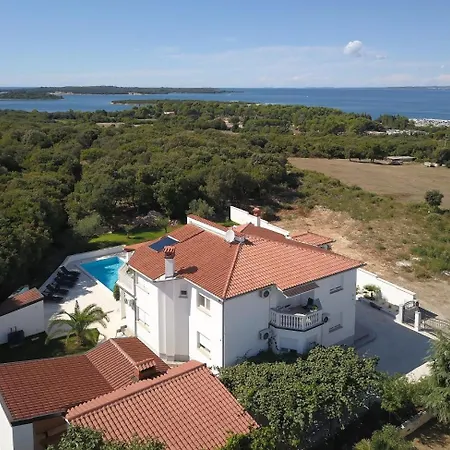 Villa Ajda *